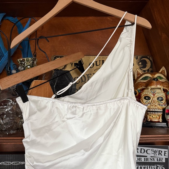 Cider - Solid Satin Asymmetrical Ruched Midi Dress - size large - Picture 8 of 9